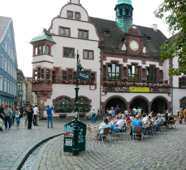 Dat geldt ook voor de binnenstad van Freiburg, ofschoon die helemaal moest worden herbouwd na WO II.